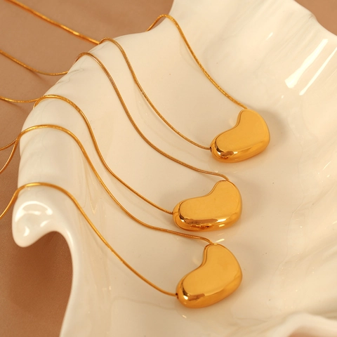 Collar De Colgante Corazón En Forma De Frijol Minimalista Acero Inoxidable Chapado En Oro Cadena Serpiente Para Mujer