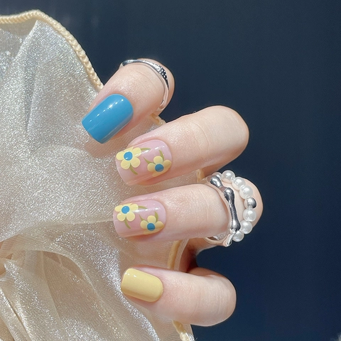 Short Square Round Press On Nails Glossy Small Floral Daisy Macaron Blue Pink Yellow Fake Nails For Women Girls