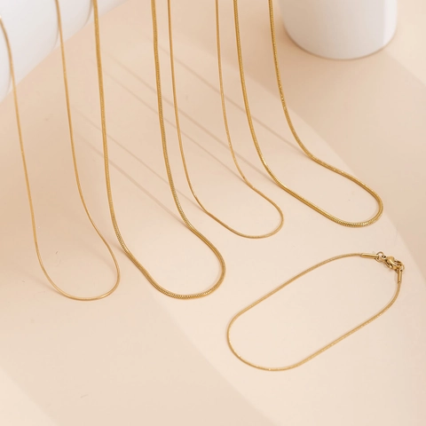 Collana a Serpente in Acciaio Inossidabile Placcato Oro Minimalista per Donna Gioielli di Alta Qualità Semplice Catena da Clavicola