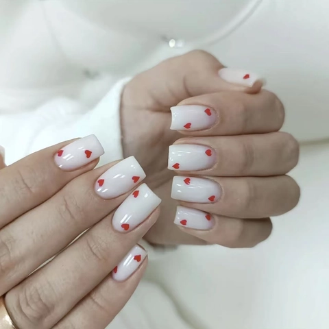 Red Heart Pattern White Press On Nails Short Square Round Shape False Nails Fashion Manicure For Women Valentine's Day Style