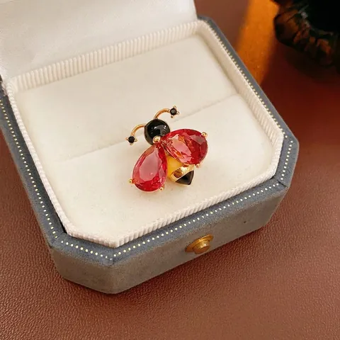 Spilla Ape Vintage Rame Placcato Oro Zircone Smalto Spilla Da Risvolto Nicchia Elegante Lusso Estetica Accessorio Per Donne Regalo