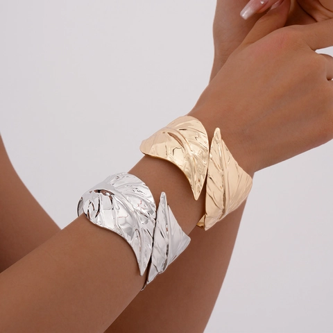 Metal Leaf Open Cuff Bracelet Realistic Veins Textured Adjustable Wristband Vintage Fashion Jewelry For Women