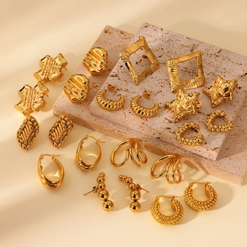 Mode Roestvrij Stalen Gouden Oorbellen Voor Vrouwen Trendy Geometrische Ster Hart Kruis Getextureerde Oorknopjes Sieraden Cadeau