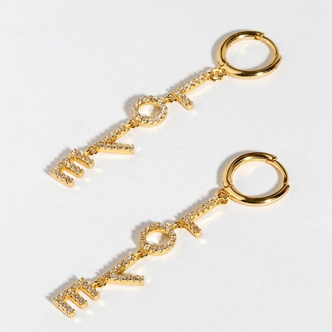 Asymmetrische LOVE Buchstaben Kupfer Hängeohrringe Mit Zirkonia Und 925 Sterling Silber Ohrstecker Für Damen