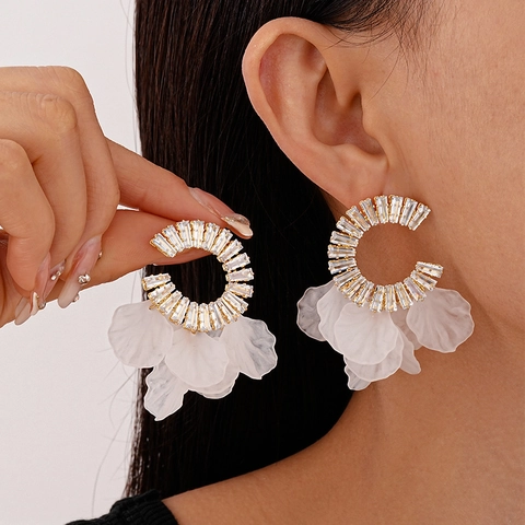Boucles D'Oreilles Elegantes En Forme De C Avec Petales De Fleurs Base En Cuivre Sertie De Zircon Et Tige En Argent Pour Femmes