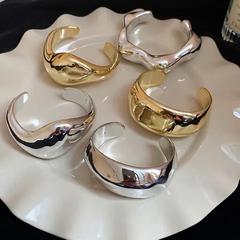 Brazalete Abierto Geométrico Irregular Aleación Pulida Estilo De Metal Líquido Minimalista Exagerado Grueso