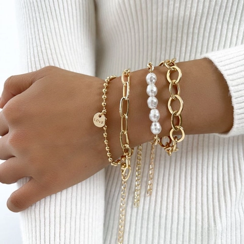 Pulsera Multicapa Moda Mujer Aleación Perla Artificial Imitación Colgante Redondo Love Cadena Clip Ajustable Estilo Bohemio Tendencia