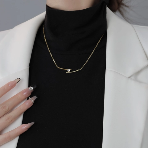 Minimalist Titanium Steel Gold Plated Arc Bar Pendant Necklace With Rhinestone For Women Geometric Design Fashion Jewelry