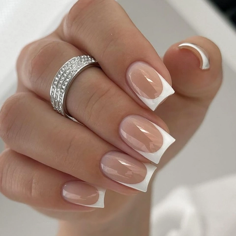 Faux Ongles French Tip Carré Rectangulaire Rose Nude Blanc Brillant Style Simple Pour Femmes