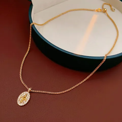 Fleur De Lis Oval Anhänger Halskette Kupfer Zirkonia Echt Vergoldet Retro Französisch Elegant Schmuck Damen