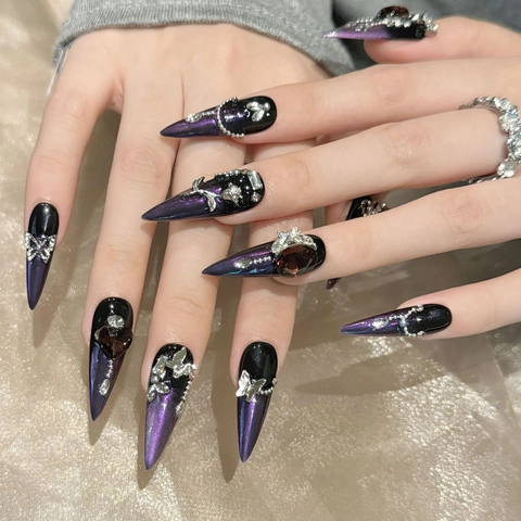 Unghie Finte Fatte a Mano Gothic Viola Scuro Nero Occhio di Gatto Sfumate Lunghe Stiletto Con Strass Lega Farfalla Gioiello Unghie