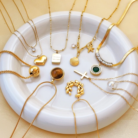 Fashion Stainless Steel Gold Necklace For Women Delicate Heart Butterfly Cross Pendant Clavicle Chain Jewelry Non Fading Rhinestone Artificial Pearl Necklace