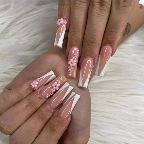 Coffin Press On Nails Lange Französische Spitzen Mit 3D Blumen Künstliche Perlen Dekor Nude Pink Süßer Ballerina Stil Künstliche Nägel