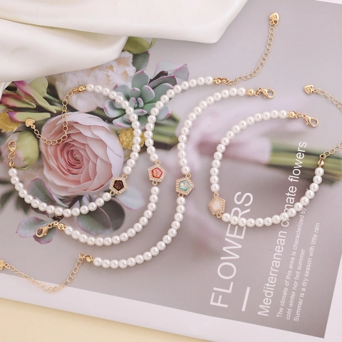 Elegante Bracciale Con Künstliche Perle Imitazione Rame Zircone Ciondolo Geometrico Esagonale Ciondolo Cuore Gioielli Retrò Per Donne