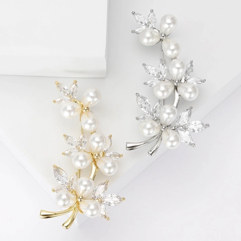 Élégante Broche en Cuivre Zirconia Perle Artificielle Vigne Florale pour Femmes Broche de Luxe pour Mariage Banquet Accessoires