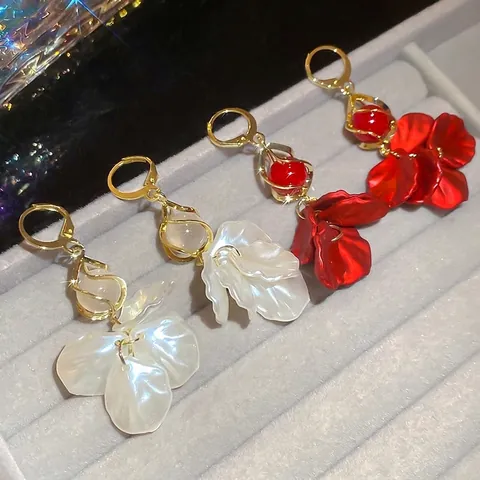 Boucles Oreilles Pendantes Pétales Fleurs Élégantes Avec Künstliche Perle Imitation Chas Chat Alliage Silver Earring Post