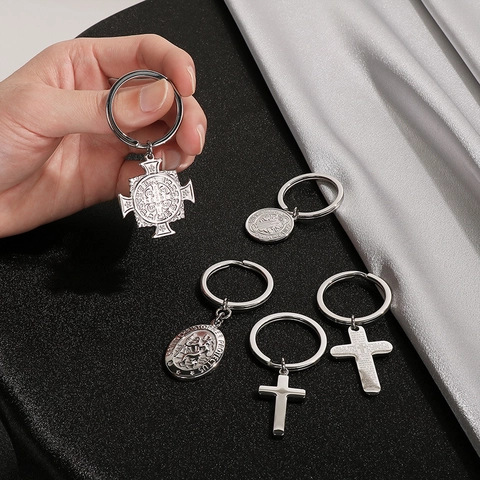 Llavero Religioso De Acero Inoxidable Cruz Medalla San Cristóbal Exorcista Adorno Colgante Coche Regalo Para Hombres Mujeres