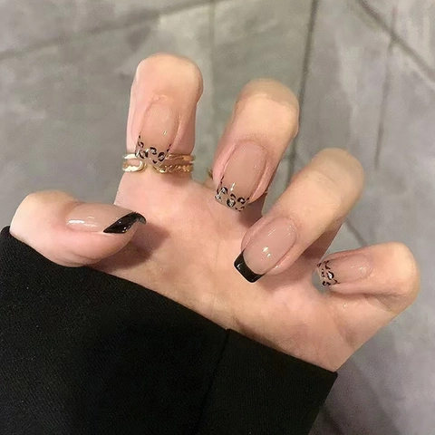 Faux Ongles Leopard Print French Tip Brillants Courts Carrés Mode Manucure Conseils Pour Femmes Filles Cool