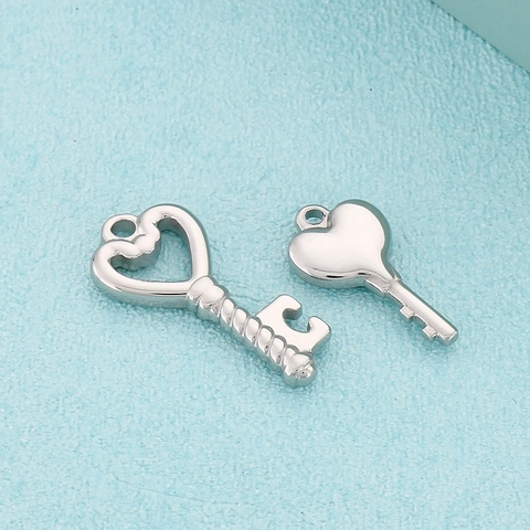 Herzform Schlüssel Anhänger Edelstahl Hohl Design Charms Für DIY Schmuckherstellung Halskette Schlüsselbund Zubehör
