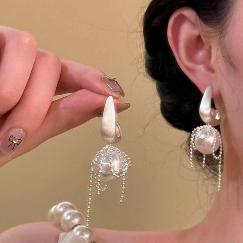 Chic Large Artificial Pearl Tassel Drop Earrings With Silver Earring Post Alloy Metal Fringe Minimalist Luxury Jewelry For Women