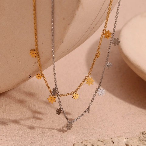 Fashion Stainless Steel Mini Daisy Flower Pendant Necklace For Women 18K Gold Plated Tiny Floral Dainty Chain Necklace Jewelry