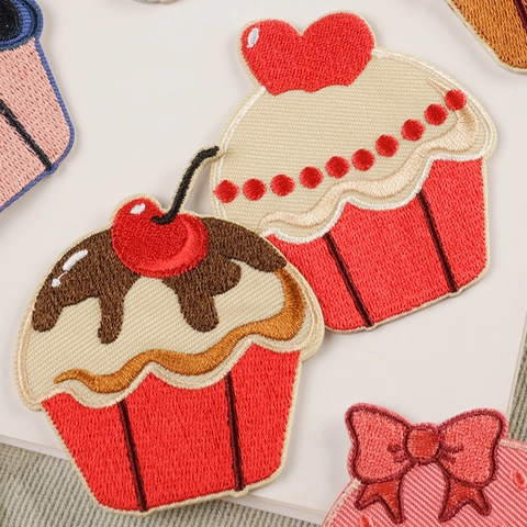 Embroidered Patches Cupcake Shape Self Adhesive Polyester Fabric Decal For Clothes Bags Hats Cute DIY Decoration