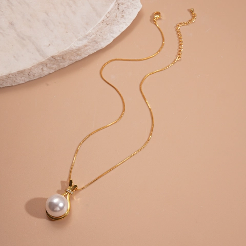 Elegant Faux Artificial Pearl Pendant Necklace Women Retro Copper Gold Plated Clavicle Chain With Zircon Simple Jewelry