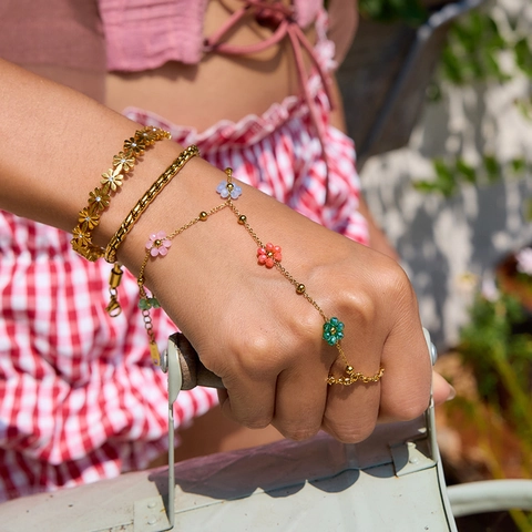 Böhmisches Edelstahl Vergoldet Blumen Armband Armreif Bunte Harz Gänseblümchen Perlen Fingerkette Schmuck Für Frauen