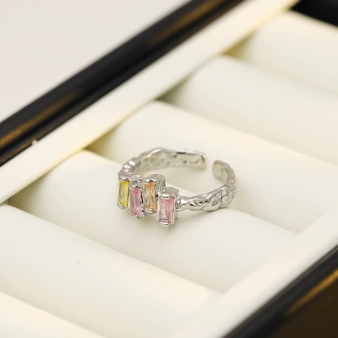 Anillo Abierto Ajustable de Cobre Retro Plateado Textura Martillada Con Circonia Rectangular Colorida Joyería