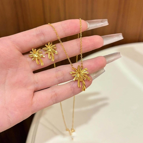 Gold Plated Copper Necklace And Earrings With Palm Tree Leaf Pendant And Silver Earring Post For Women French Style