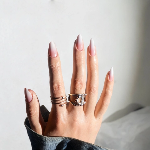 Glänzende Mandel-Aufpressnägel Rosa Weiß Ombre Gradient ABS Künstliche Falsche Nagelspitzen Für Frauen DIY Maniküre