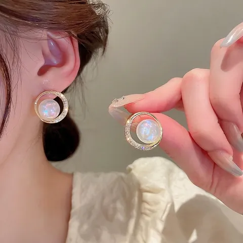Pendientes De Aro Redondos Con Perla Artificial Sintética De Sirena Y Circonita Bañados En Oro Con Poste De Plata De Ley 925