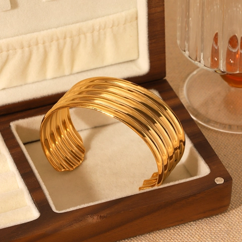 Wide Multilayer Ribbed Cuff Armreif 18K Vergoldeter Edelstahl Übertriebenes Offenes Armband Für Frauen Minimalistisch