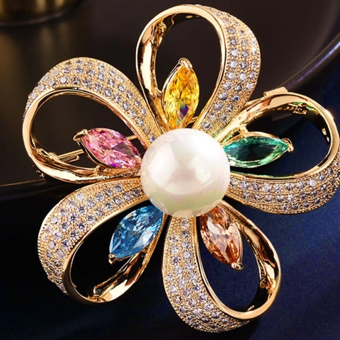 Spilla A Fiore Di Moda Con Perla Artificial E Zircone Incastonato Rame Elegante Spilla Da Corsetto Per Donna Accessori