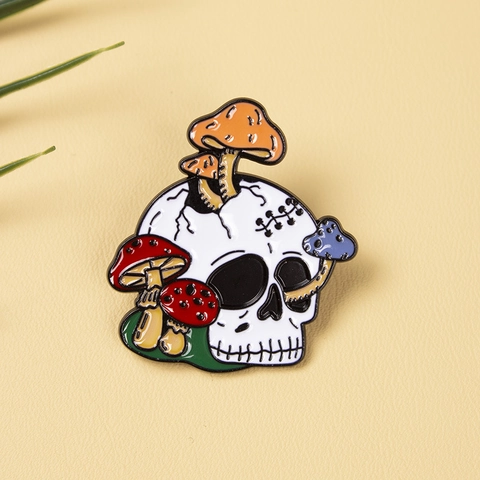 Spilla Smaltata Teschio Fungo Broche Lega Zinco Gothic Punk Per Vestiti Borse Decorazione Festa Halloween Gioielli Unisex
