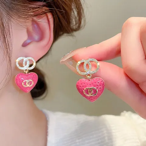 Rosa Herz-Ohrhänger Mit Erdbeertextur Emaille Und Zirkon Eingelegt Kupferschmuck Silberohrstecker