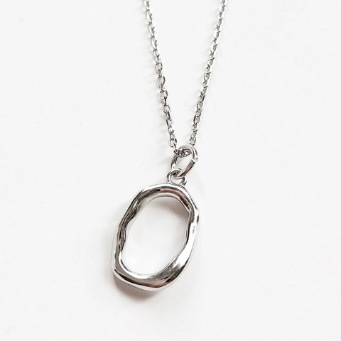 925 Sterling Silber Halskette Mit Unregelmäßigem Hohlem Ovalem Anhänger Minimalistische Flüssige Metalltextur Schmuck