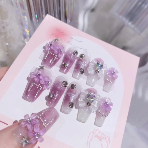 Unghie Finte Press On Sfumatura Viola Fatte A Mano Fiore Di Iris Farfalla 3D Strass Perla Artificial Forma Bara Lunga Da Donna