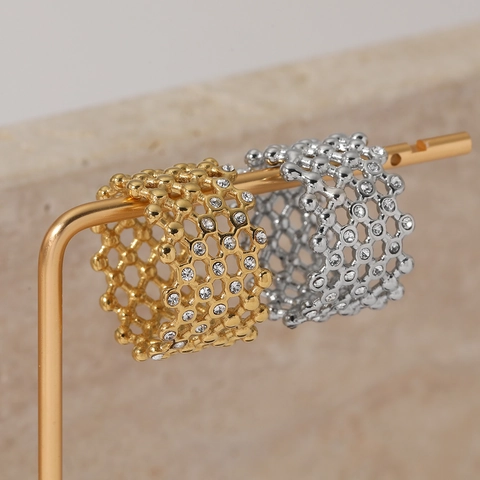 Stainless Steel Wide Mesh Hollow Out Ring For Women Electroplated Rhinestone Inlaid Geometric Honeycomb Band Ring Fashion Jewelry