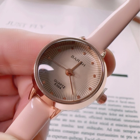 Womens Quartz Watch Rose Gold Alloy Case Simple Retro Elegant Analog Wristwatch With PU Leather Strap For Ladies