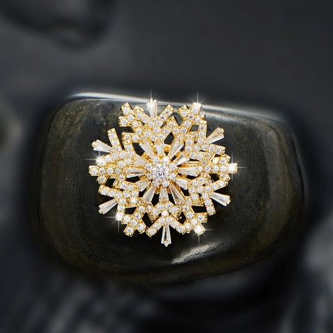 Broche Flocon De Neige En Zircon Brillant Pour Femmes Fleur Rotative En Cuivre Accessoire De Mode Élégant Pour Costume