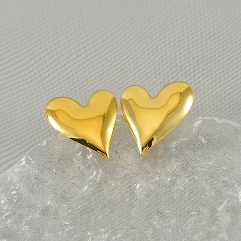 Boucles D'oreilles Puces En Acier Inoxydable En Forme De Coeur Avec Placage À L'or 18K Finition Brillante Bijoux