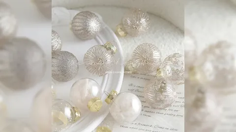 Christmas Ball Ornaments Tree Topper Star Champagne Gold White Plastic Glitter Painted Elegant Holiday Tree Decorations