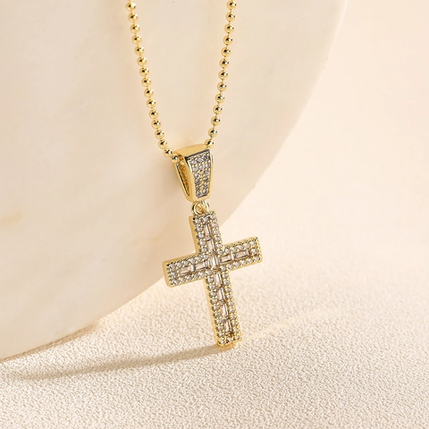 Collana con Ciondolo a Croce in Rame Placcato Oro 18K Zirconia Elegante Catena per Clavicola Minimalista Gioielli per Donna Regalo Festa