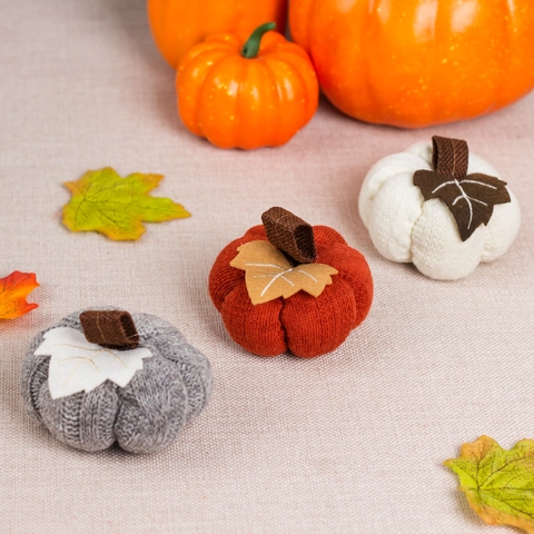 Knitted Mini Pumpkin Ornaments Handmade Fabric Soft Stuffed Decor For Thanksgiving Halloween Harvest Autumn Home Table