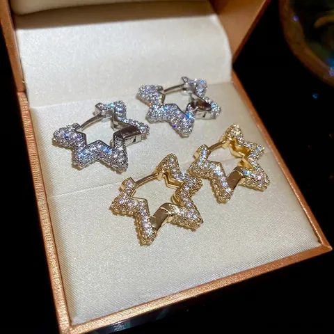 Stern Creolen Aus Kupfer Mit Zirkonia Pavé Hohl Geometrischer Modeschmuck Für Damen Mit Silbernem Ohrstecker