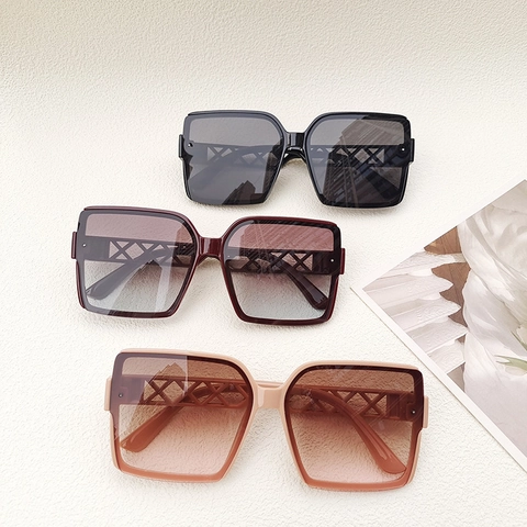 Gafas De Sol Cuadradas De Gran Tamaño Para Mujer Lentes Degradadas Retro UV400 Patillas Caladas Moda