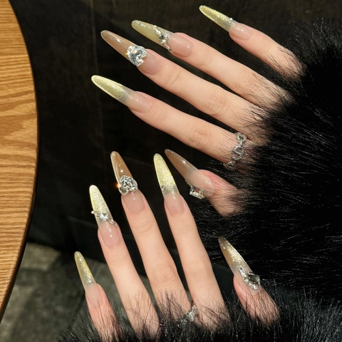 Lange Stiletto Aufdrucknägel Gold Glitzer Katzenauge Verlauf Nude Braun Herz Quadrat Zirkon Künstliche Perle Luxus Handgefertigt