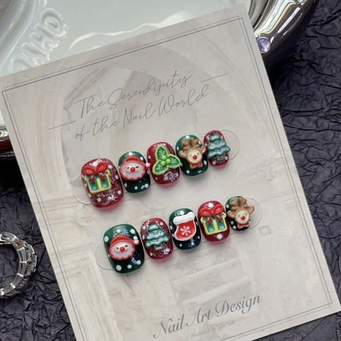 Uñas Postizas Hechas a Mano Navidad Relieve 3D Cortas Reutilizables Papá Noel Reno Copo de Nieve Nail Art Navideño para Mujer