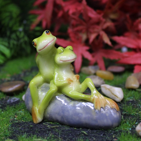 Frog Couple Figurines Cute Cartoon Resin Miniature Landscape Decoration For Garden Bonsai Fish Tank Tabletop Home Decor